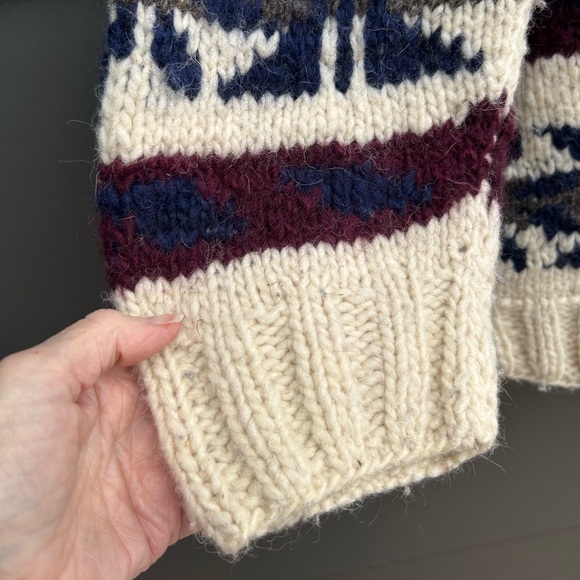 Vintage Caravan Hand Knit Sweater - Cream, Blue, Maroon - made in Equador - XL - Picture 3 of 6